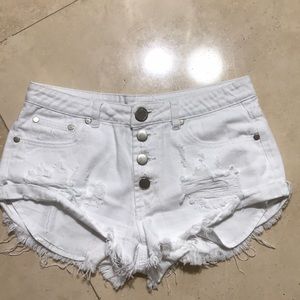 Super cute white shorts